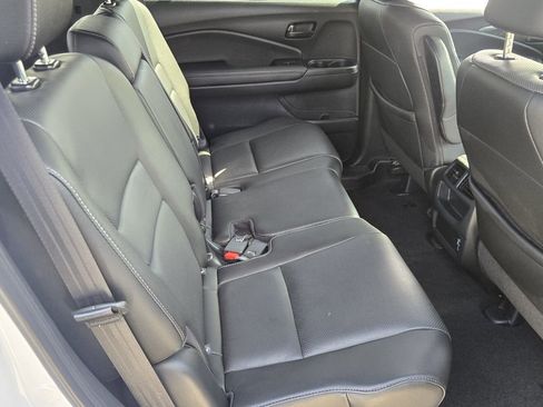 Used 2023 Honda Passport EX-L image 16