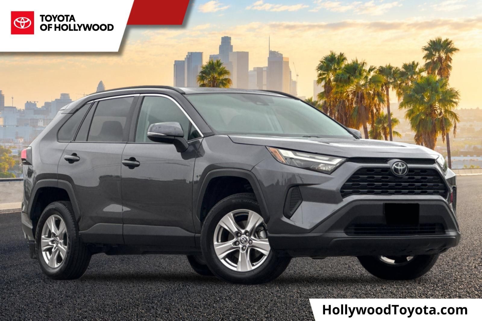 Used 2025 Toyota RAV4 XLE AWD/4WD image 1