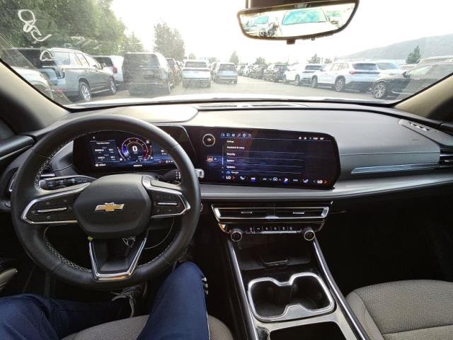 Used 2026 Chevrolet Traverse LT w/ Driver Confidence Package FWD image 9