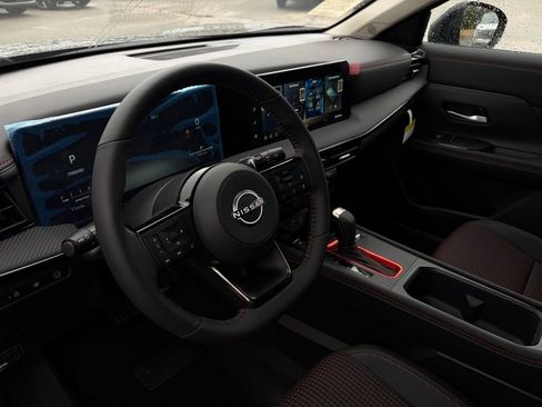 New 2026 Nissan Kicks SR w/ SR Premium Package FWD image 14