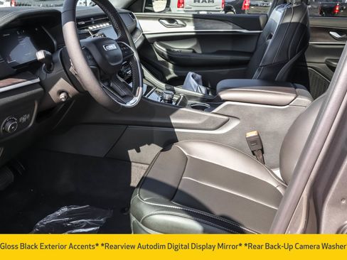 New 2025 Jeep Grand Cherokee Limited w/ Luxury Tech Group II image 5