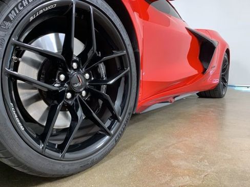 Used 2025 Chevrolet Corvette Z06 RWD image 2