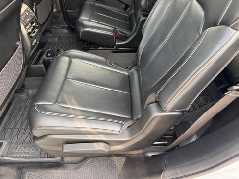 Used 2021 Jeep Grand Cherokee L Limited AWD/4WD image 9