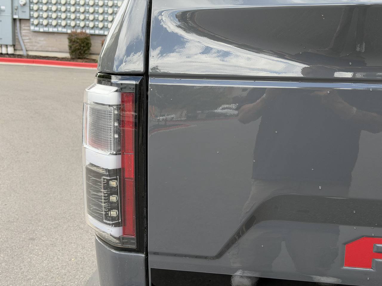 Used 2018 Ford F150 Lariat w/ Equipment Group 502A Luxury AWD/4WD image 5
