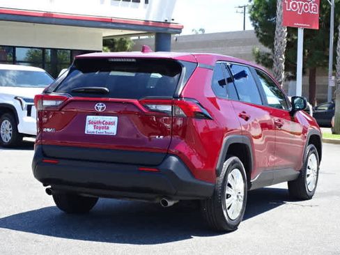 Used 2022 Toyota RAV4 LE FWD image 13