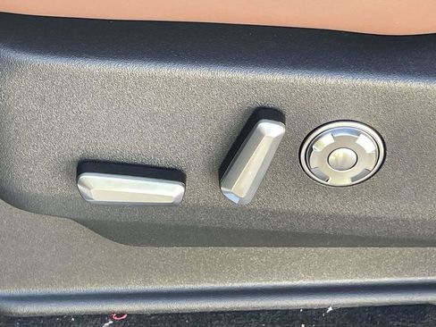 New 2025 Lincoln Navigator L Reserve image 13