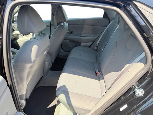 Certified 2026 Hyundai Elantra SE FWD image 16