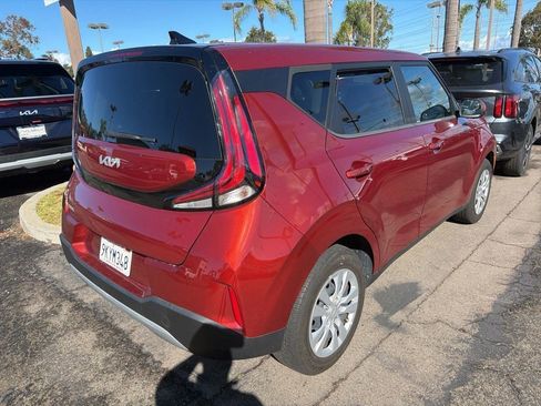 Certified 2024 Kia Soul LX image 3