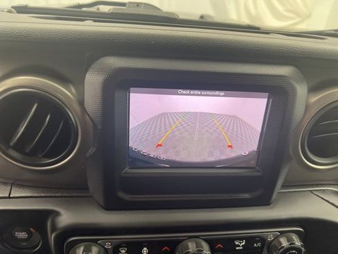 Used 2021 Jeep Wrangler Sport image 14
