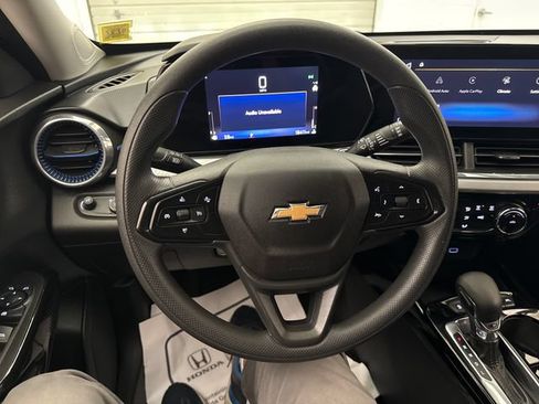 Certified 2024 Chevrolet Trax LT FWD image 14
