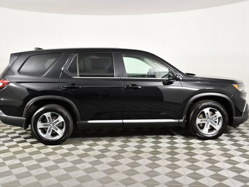 Certified 2025 Honda Pilot EX-L image 5