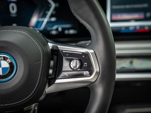 Used 2023 BMW i7 xDrive60 image 29