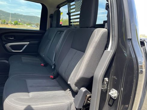 Used 2017 Nissan Titan SV RWD image 20