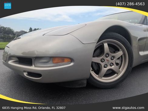 Used 2000 Chevrolet Corvette Convertible w/ Memory Pkg RWD image 10