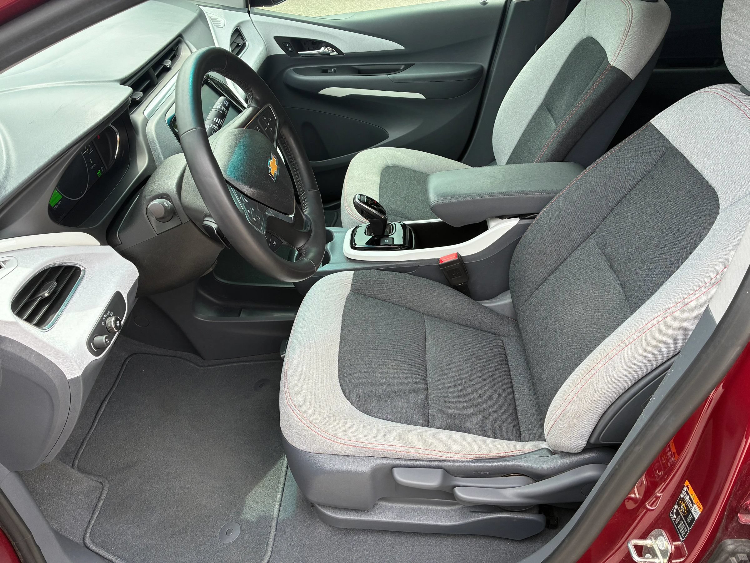 Used 2017 Chevrolet Bolt LT FWD image 15