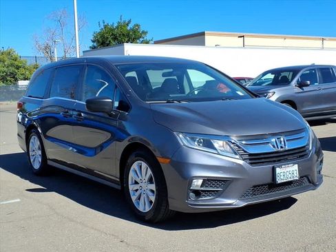 Used 2018 Honda Odyssey LX image 3