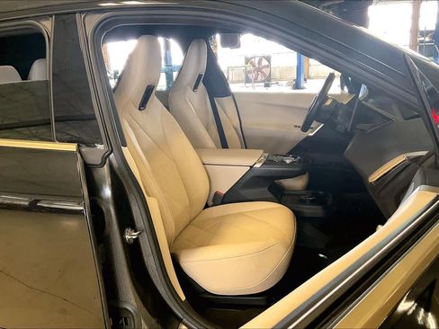 Certified 2023 BMW iX xDrive50 image 8