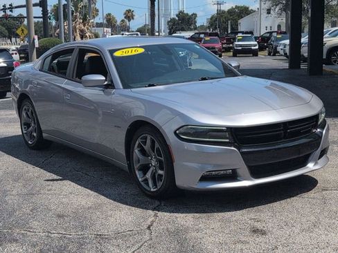 Used 2016 Dodge Charger R/T w/ Navigation & Travel Group RWD image 3