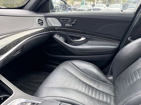 Used 2019 Mercedes-Benz S 560 Sedan image 23