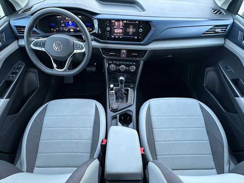 Used 2024 Volkswagen Taos SE image 18