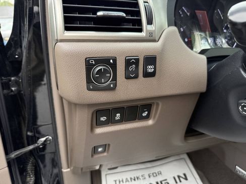 Used 2017 Lexus GX 460 Luxury w/ Preferred Accessory Package AWD/4WD image 20