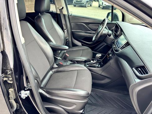 Used 2020 Buick Encore Preferred w/ Safety Package image 21