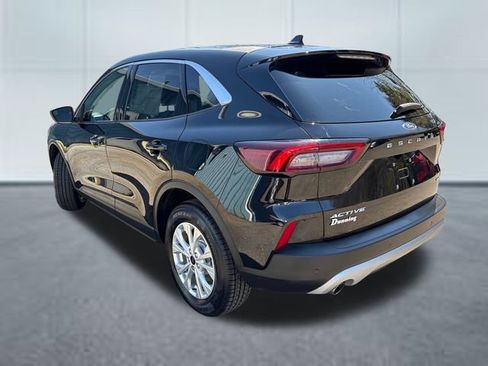 Used 2023 Ford Escape Active w/ Tech Pack #2 AWD/4WD image 2