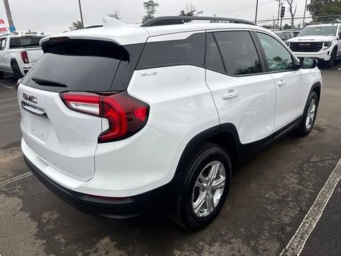 Used 2023 GMC Terrain SLE w/ Driver Convenience Package FWD image 10