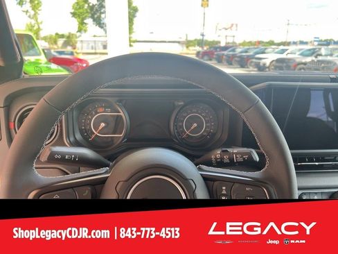 New 2025 Jeep Wrangler Unlimited Rubicon w/ XTREMEE 35" Tire Package image 16