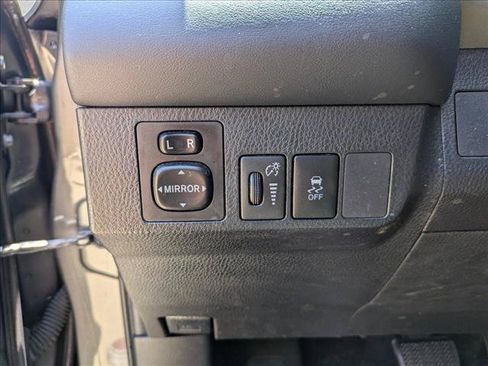 Used 2014 Toyota RAV4 XLE FWD image 8
