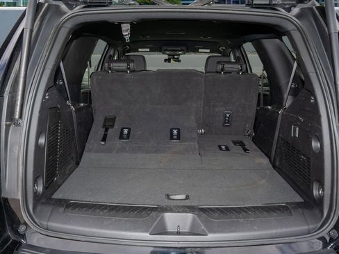 Used 2025 Chevrolet Tahoe LT image 10