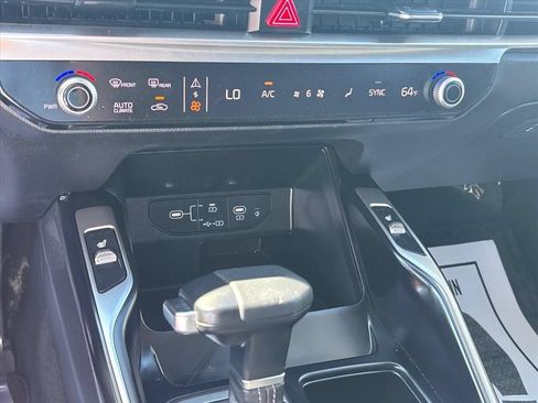 Used 2025 Kia Sorento EX AWD/4WD image 32