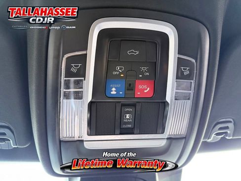 Used 2023 RAM 1500 Laramie AWD/4WD image 19