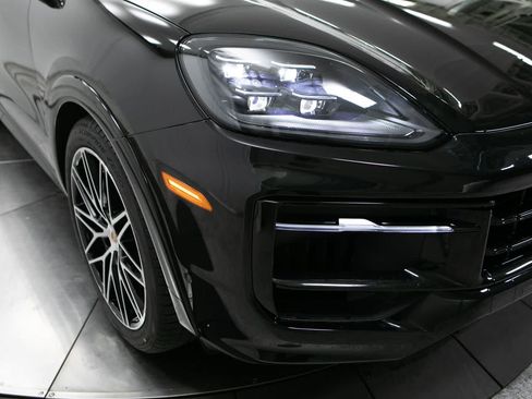 New 2026 Porsche Cayenne GTS AWD/4WD image 12