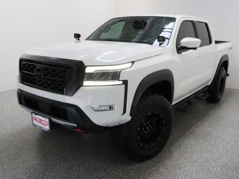 Used 2023 Nissan Frontier PRO-4X w/ Pro-4X Premium Package AWD/4WD image 2