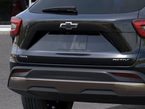 New 2025 Chevrolet Trax ACTIV w/ Driver Confidence Package image 14