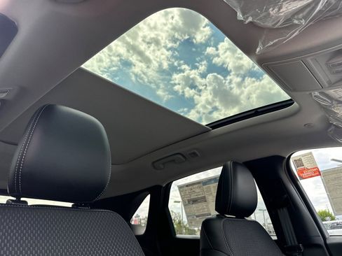 New 2025 Ford Escape SE w/ Class II Trailer Tow Package image 17