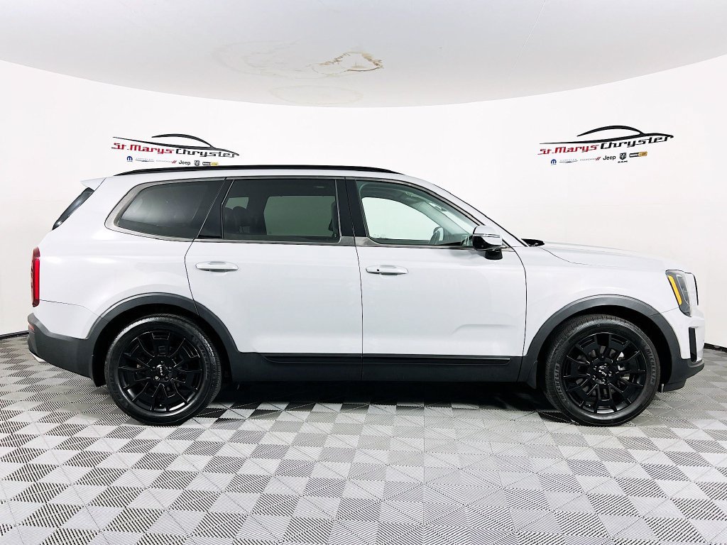 Used 2022 Kia Telluride SX w/ SX Prestige Package AWD/4WD image 9