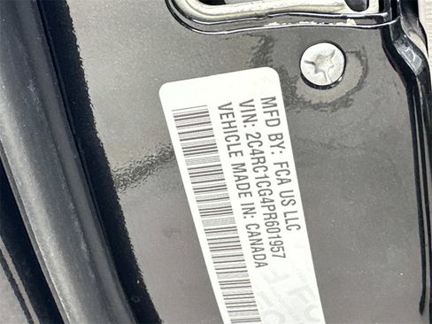 Used 2023 Chrysler Voyager LX image 17