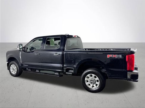Used 2024 Ford F250 XLT w/ FX4 Off-Road Package image 8