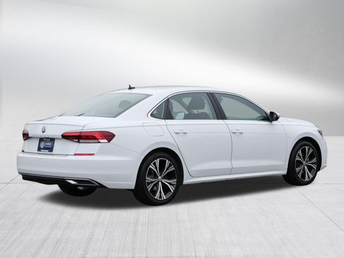Used 2021 Volkswagen Passat 2.0T SE FWD image 7