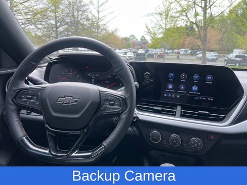 Used 2025 Chevrolet Trax RS w/ Sunroof Package image 15