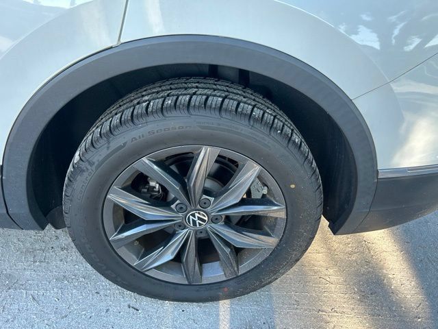 Used 2022 Volkswagen Tiguan SE FWD image 20