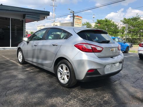 Used 2017 Chevrolet Cruze LT w/ Convenience Package FWD image 5