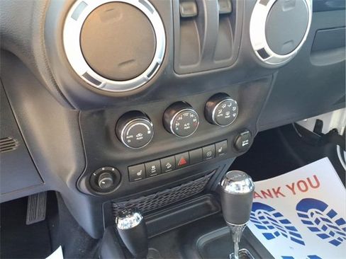 Used 2012 Jeep Wrangler Rubicon w/ Dual Top Group image 17