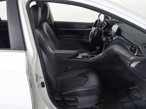 Used 2024 Toyota Camry SE image 22