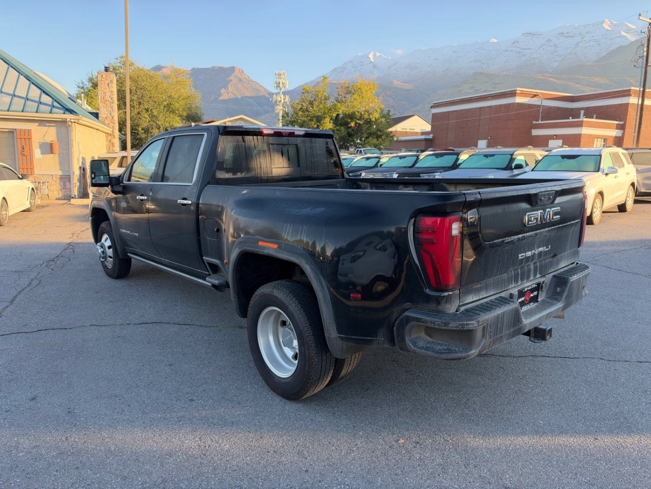 Used 2024 GMC Sierra 3500 Denali Ultimate AWD/4WD image 3