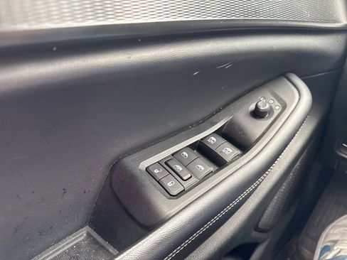 Used 2023 Jeep Grand Cherokee L Laredo image 17