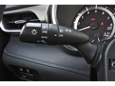 Used 2023 Toyota Highlander XLE FWD image 21