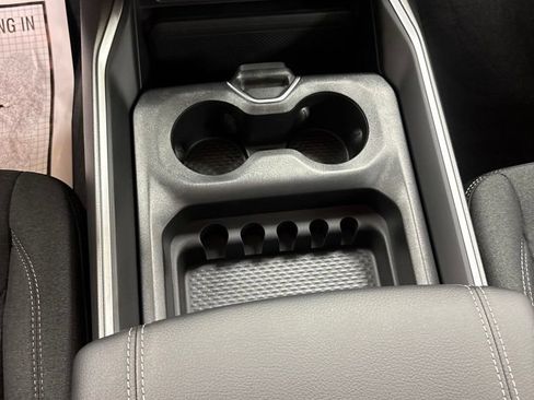 New 2026 RAM 1500 Express AWD/4WD image 14